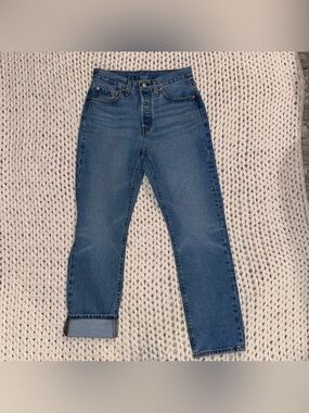 Classic Women’s Blue Straight-Leg Levi’s